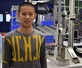 Rundong Liu in der Lernfabrik Globale Produktion am wbk.